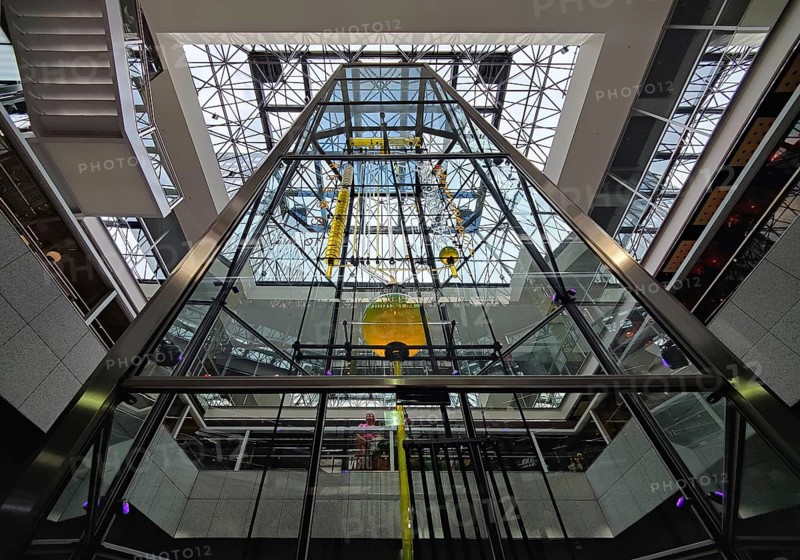 Europa-Center, thirteen meter high water clock with the title Clock of Flowing Time by Bernard Gitton, Charlottenburg, Berlin, Germany