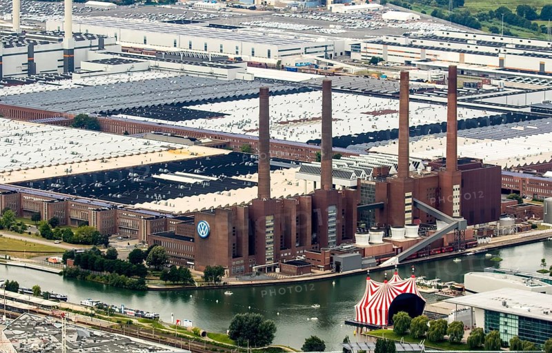 Volkswagen plant Wolfsburg with cogeneration plant VW Südstraße, Lower Saxony, Germany, Europe, aerial photo, birds-eyes view, aerial photography, aerial photography, overview, bird's eye view, Wolfsburg, Volkswagen, test track, exhaust gas scandal, software manipulation