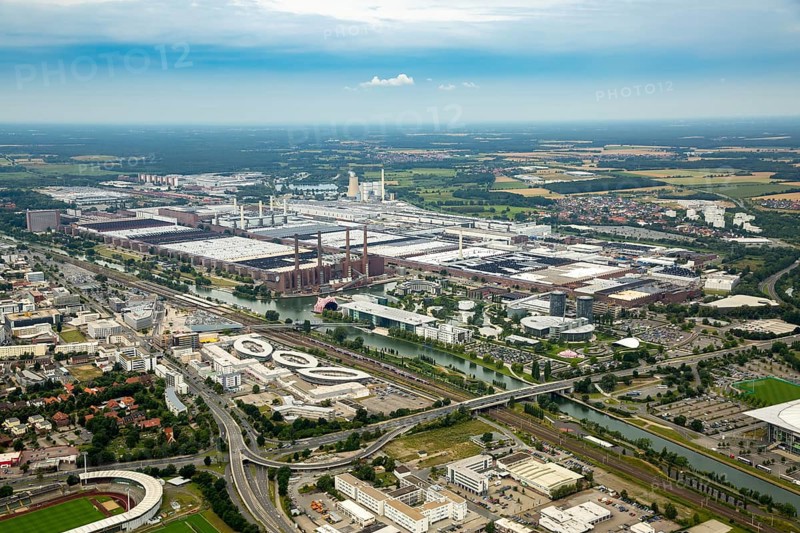 Volkswagen plant Wolfsburg with Autostadt and The Ritz Carlton Hotel, Lower Saxony, Germany, Europe, aerial photo, birds-eyes view, aerial photography, aerial photography, overview, bird's eye view, Wolfsburg, Volkswagen, test track, emissions scandal, software manipulation