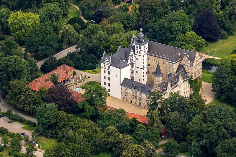 Stadtmuseum Schloss Wolfsburg, Volkswagenwerk Wolfsburg, Lower Saxony, Germany, Europe, aerial photo, birds-eyes view, aerial photography, aerial photography, overview, bird's eye view, Wolfsburg, Volkswagen, test track, emissions scandal, software manipulation
