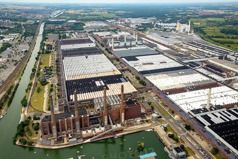 Volkswagen plant Wolfsburg with cogeneration plant VW Südstraße, Lower Saxony, Germany, Europe, aerial photo, birds-eyes view, aerial photography, aerial photography, overview, bird's eye view, Wolfsburg, Volkswagen, test track, exhaust gas scandal, software manipulation