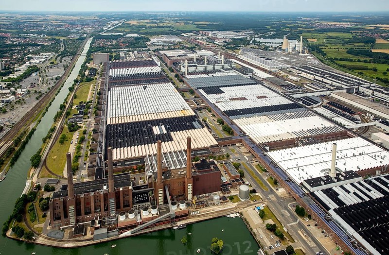 Volkswagen plant Wolfsburg with cogeneration plant VW Südstraße, Lower Saxony, Germany, Europe, aerial photo, birds-eyes view, aerial photography, aerial photography, overview, bird's eye view, Wolfsburg, Volkswagen, test track, exhaust gas scandal, software manipulation