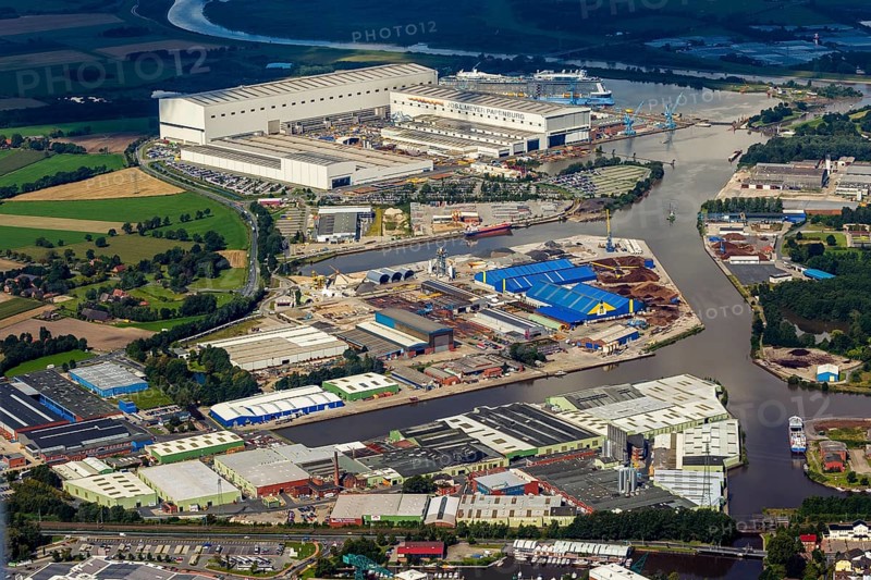 Papenburge Emshafen with Jos.L. Meyerwerft with the cruise ship Quantum of the seas, RoyalCaribbean Papenburg, Emsland, Lower Saxony, Germany, Papenburg, Europe, aerial photo, birds-eyes view, aerial photography, aerial photography, overview, overview, bird's eye view