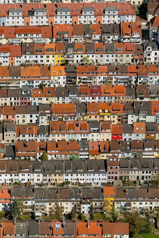 Rows of houses in the Findorff district, rented flats, multi-storey flats, red tiled roofs, attic flats, aerial view, aerial photographs of Bremen, Bremen, Germany, Europe, birds-eyes view, aerial photography, aerial photography, overview, bird's eye view