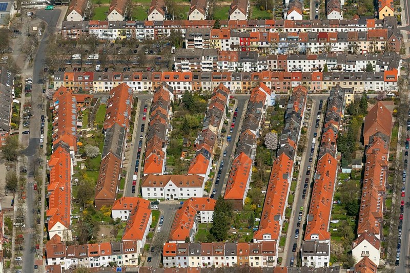 Rows of houses in the Findorff district, rented flats, multi-storey flats, red tiled roofs, attic flats, aerial view, aerial photographs of Bremen, Bremen, Germany, Europe, birds-eyes view, aerial photography, aerial photography, overview, bird's eye view