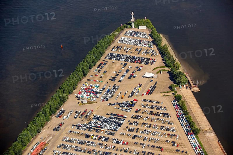 BLG AutoTerminal Hamburg, car loading in Hamburg harbour, car dump, Hamburg harbour, Elbe, Hamburg, Free and Hanseatic City of Hamburg, Germany, Europe, aerial view, birds-eyes view, aerial photography, aerial photography, overview, bird's eye view