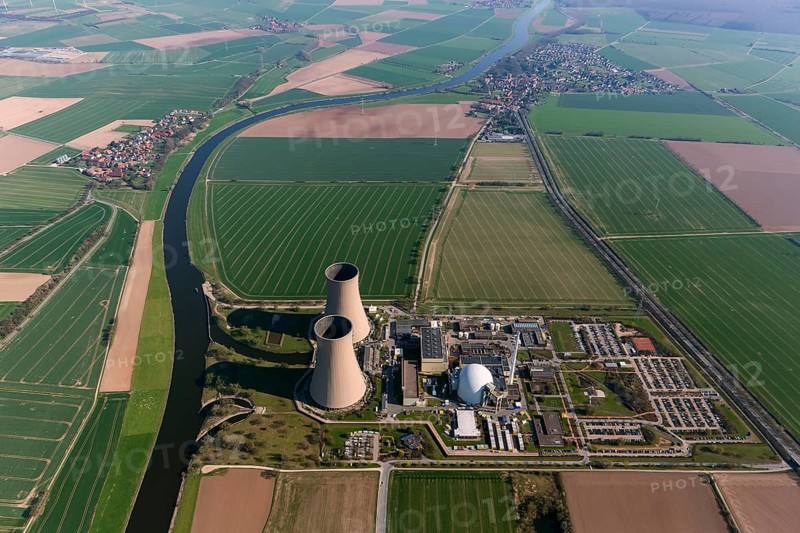 Nuclear power plant Grohnde, nuclear power plant, nuclear power plant on the Weser, cooling towers, pressurised water reactor of the company Siemens, KWG, aerial photograph, aerial photograph of Grohnde Emmerthal, Emmerthal, Lower Saxony, Germany, Europe, aerial photograph, birds-eyes view, aerial photograph, aerial photography, aerial photography, overview, bird's eye view