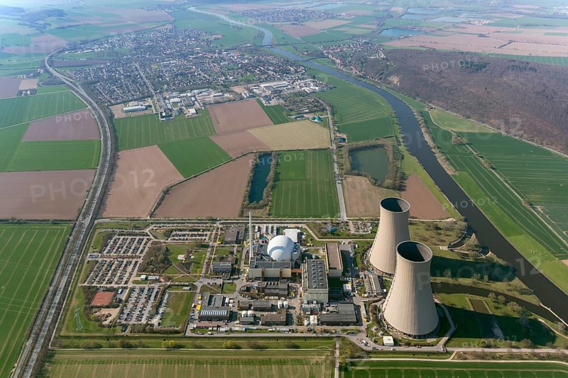 Nuclear power plant Grohnde, nuclear power plant, nuclear power plant on the Weser, cooling towers, pressurised water reactor of the company Siemens, KWG, aerial photograph, aerial photograph of Grohnde Emmerthal, Emmerthal, Lower Saxony, Germany, Europe, aerial photograph, birds-eyes view, aerial photograph, aerial photography, aerial photography, overview, bird's eye view