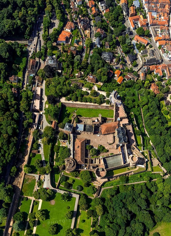 Heidelberg Castle, Heidelberg Castle, Heidelberg Castle Ruins, vertical photography, Heidelberg, Rhein-Neckar-Kreis, Baden-Württemberg, Germany, Europe, aerial photography, birds-eyes view, aerial photography, aerial photography, overview, bird's eye view