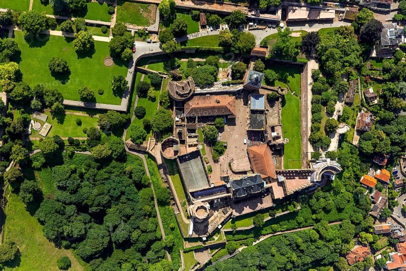 Heidelberg Castle, Heidelberg Castle, Heidelberg Castle Ruins, vertical photography, Heidelberg, Rhein-Neckar-Kreis, Baden-Württemberg, Germany, Europe, aerial photography, birds-eyes view, aerial photography, aerial photography, overview, bird's eye view