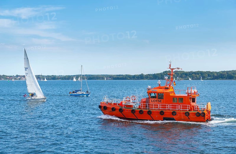 Pilot boat expires, pilot duty for Kiel Canal, Holtenau station, international shipping, sailboats, shore, aid, safety, navigation, shipping traffic, Baltic Sea, Kiel Fjord, Kiel, Holtenau district, Schleswig-Holstein, Germany