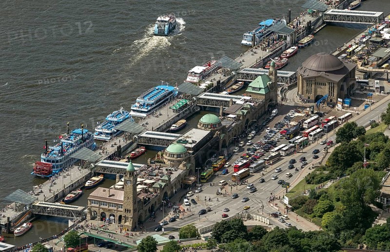 St.Pauli, Landungsbrücken an der Elbe, Entrance Alter Elbtunnel, Captain Prüsse, Hamburg harbour, Hamburg, Germany, Europe, aerial view, birds-eyes view, aerial photography, aerial photography, overview, bird's eye view