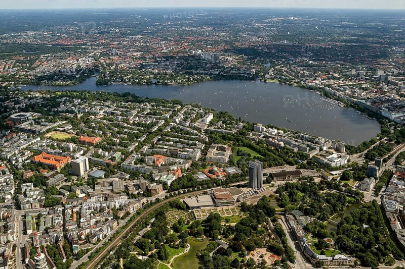 Congress Centrum Hamburg, Planten un Blomen from CCH, The Radison-SAS Hotel - Hamburg's highest hotel at Dammtor, Inner Alster Lake, Außenalster, Kennedybrücke, Hamburg, Germany, Europe, aerial view, birds-eyes view, aerial photography, aerial photography, overview, bird's eye view