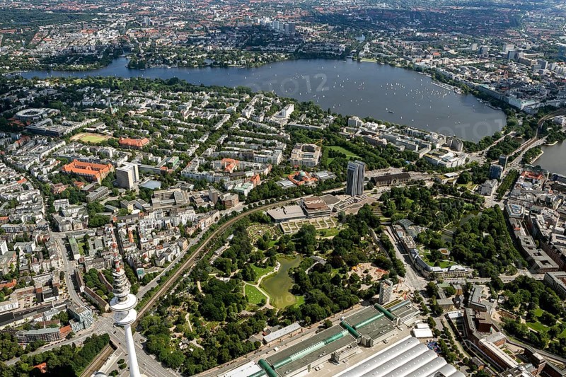 Congress Centrum Hamburg, Planten un Blomen from CCH, The Radison-SAS Hotel - Hamburg's highest hotel at Dammtor, Inner Alster Lake, Außenalster, Kennedybrücke, Hamburg, Germany, Europe, aerial view, birds-eyes view, aerial photography, aerial photography, overview, bird's eye view