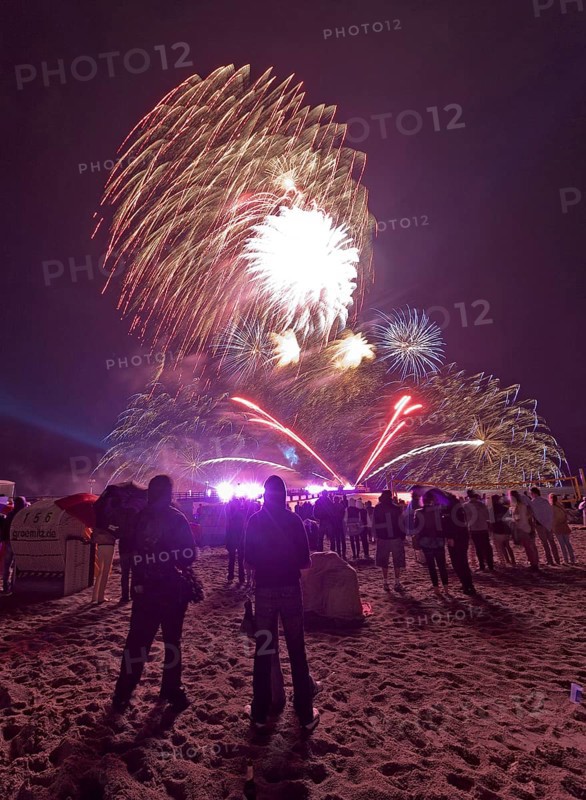 Baltic Sea in flames at Grömitz pier, fireworks, highlight of the season, end of the season, beach, spectators, beach chairs at night, shower of sparks, Baltic Sea resort, tourist attraction, Grömitz, Baltic Sea, Schleswig-Holstein, Germany, Europe, aerial photo, birds-eyes view, aerial photography, aerial photography, overview, overview, bird's-eye view