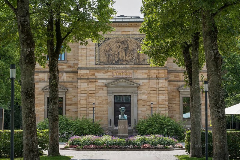 Wahnfried House, Richard Wagner Museum, in front of Ludwig II, Bust, Bayreuth, Upper Franconia, Franconia, Bavaria, Germany