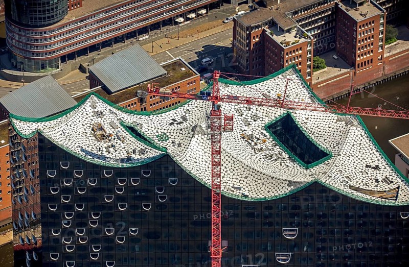 Roof construction of the Elbphilharmony, concert hall in the HafenCity in Hamburg, Elbphilharmonie with Hafencity, Speicherstadt, UNESCO World Heritage Site, Hamburg harbour, Elbe, Hamburg, Free and Hanseatic City of Hamburg, Germany, Europe, aerial view, birds-eyes view, aerial photography, aerial photography, overview, bird's eye view