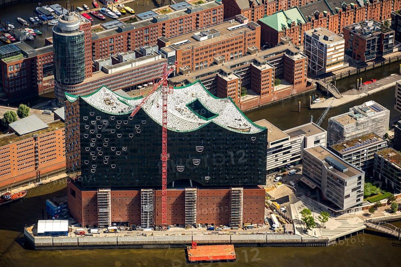 Roof construction of the Elbphilharmony, concert hall in the HafenCity in Hamburg, Elbphilharmonie with Hafencity, Speicherstadt, UNESCO World Heritage Site, Hamburg harbour, Elbe, Hamburg, Free and Hanseatic City of Hamburg, Germany, Europe, aerial view, birds-eyes view, aerial photography, aerial photography, overview, bird's eye view