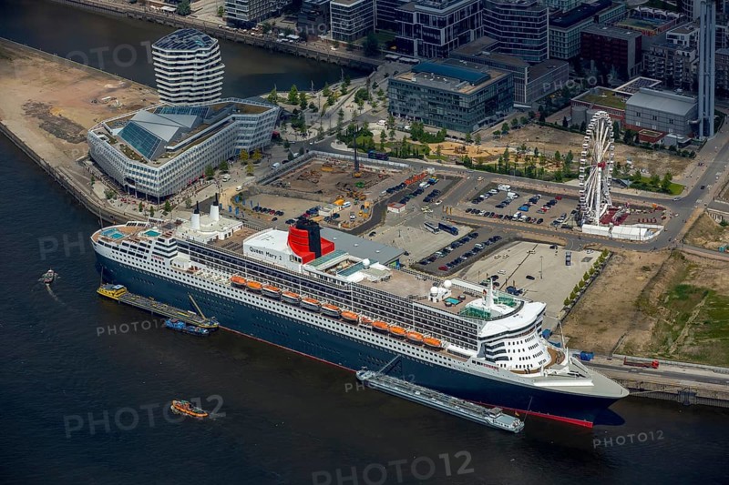 Cruise terminal, Unilever House cruise ship Queen Mary 2, Hamburg harbour, Elbe, Hamburg, Free and Hanseatic City of Hamburg, Germany, Europe, aerial view, birds-eyes view, aerial photography, aerial photography, overview, bird's eye view