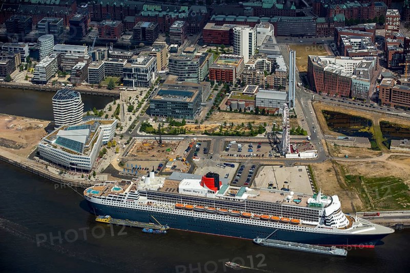 Cruise terminal, Unilever House cruise ship Queen Mary 2, Hamburg harbour, Elbe, Hamburg, Free and Hanseatic City of Hamburg, Germany, Europe, aerial view, birds-eyes view, aerial photography, aerial photography, overview, bird's eye view