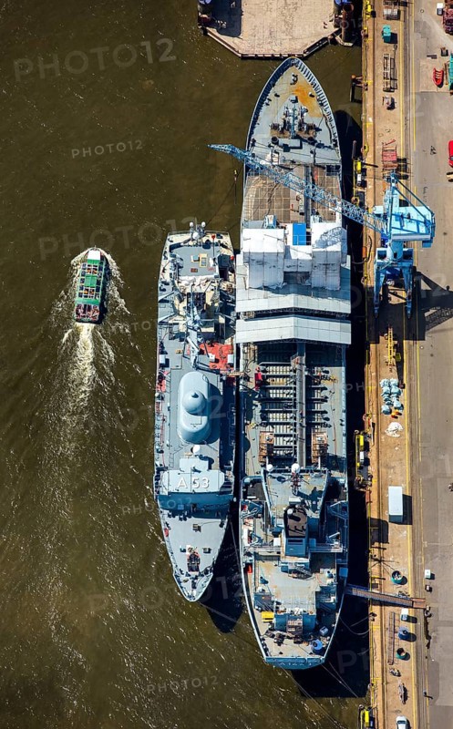 Warships in Hamburg harbour, Destroyer, Hamburg harbour, Elbe, Hamburg, Free and Hanseatic City of Hamburg, Germany, Europe, aerial view, birds-eyes view, aerial photography, aerial photography, overview, overview, bird's eye view