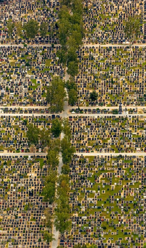 Cemetery Regensburg, Upper Catholic Cemetery Regensburg, row graves, military graves, Regensburg, independent city in Eastern Bavaria, Bavaria, Germany, Europe, aerial view, birds-eyes view, aerial photography, aerial photography, aerial photography, overview, bird's eye view