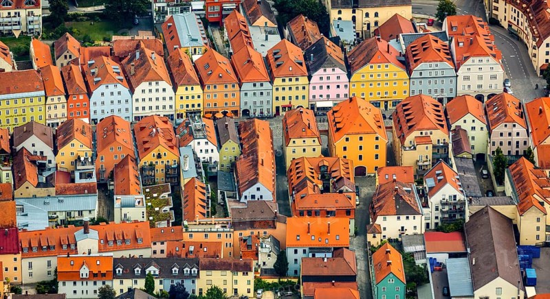 Giebelhausensembel Stadtamhof and St.Mang Church with College of Catholic Church Music and Music Education, Regensburg, independent city in Eastern Bavaria, Bavaria, Germany, Europe, aerial view, birds-eyes view, aerial photography, aerial photography, overview, bird's eye view
