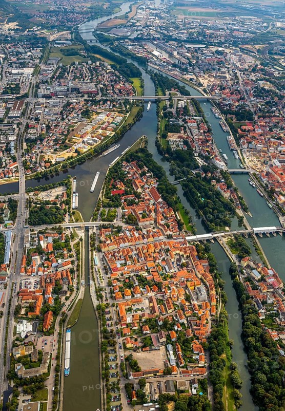 Confluence of the rivers Regen and Danube with Danube Island, Regensburg, independent city in Eastern Bavaria, Bavaria, Germany, Europe, aerial view, birds-eyes view, aerial photography, aerial photography, overview, bird's eye view