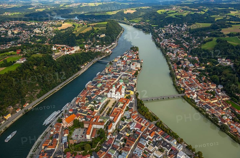 Old town of Passau with St Stephen's Cathedral on the cathedral square as the seat of the Bishop of Passau, confluence of the three rivers Danube, Inn and Ilz, Passau, independent university town in the administrative district of Lower Bavaria in Eastern Bavaria, Bavaria, Germany, Europe, aerial view, birds-eyes view, aerial photography, aerial photography, overview, overview, bird's eye view