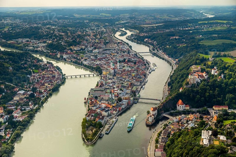 Old town of Passau with St Stephen's Cathedral on the cathedral square as the seat of the Bishop of Passau, confluence of the three rivers Danube, Inn and Ilz, Passau, independent university town in the administrative district of Lower Bavaria in Eastern Bavaria, Bavaria, Germany, Europe, aerial view, birds-eyes view, aerial photography, aerial photography, overview, overview, bird's eye view