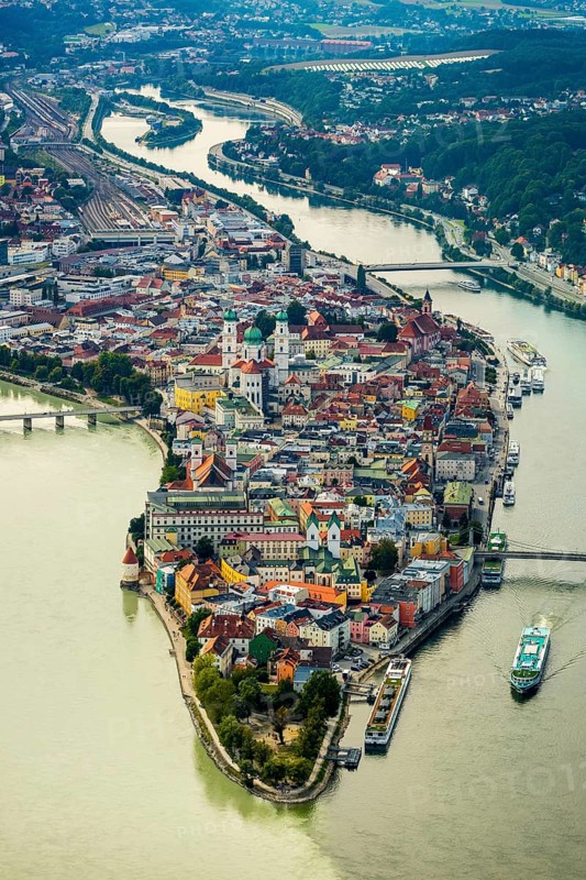 Old town of Passau with St Stephen's Cathedral on the cathedral square as the seat of the Bishop of Passau, confluence of the three rivers Danube, Inn and Ilz, Passau, independent university town in the administrative district of Lower Bavaria in Eastern Bavaria, Bavaria, Germany, Europe, aerial view, birds-eyes view, aerial photography, aerial photography, overview, overview, bird's eye view