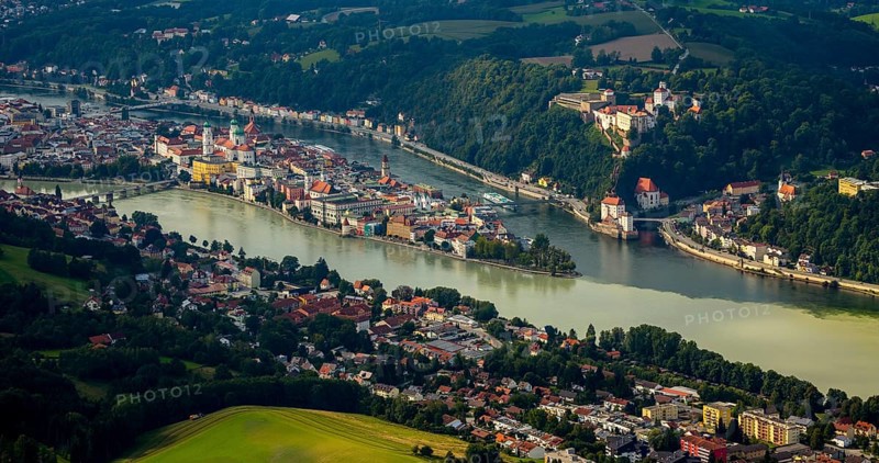 Confluence of the three rivers Danube, Inn and Ilz, municipality of Freinberg, independent university town in the administrative district of Lower Bavaria in Eastern Bavaria, Upper Austria, Austria, Europe, aerial photograph, birds-eyes view, aerial photography, aerial photography, overview, bird's eye view