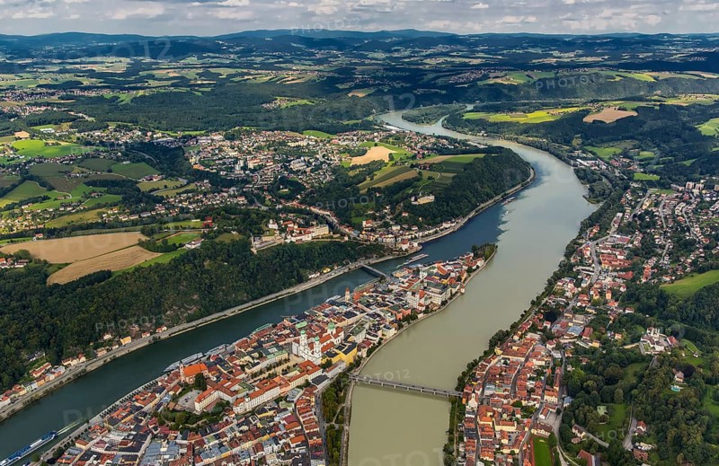 Old town of Passau with St Stephen's Cathedral on the cathedral square as the seat of the Bishop of Passau, confluence of the three rivers Danube, Inn and Ilz, Passau, independent university town in the administrative district of Lower Bavaria in Eastern Bavaria, Bavaria, Germany, Europe, aerial view, birds-eyes view, aerial photography, aerial photography, overview, overview, bird's eye view