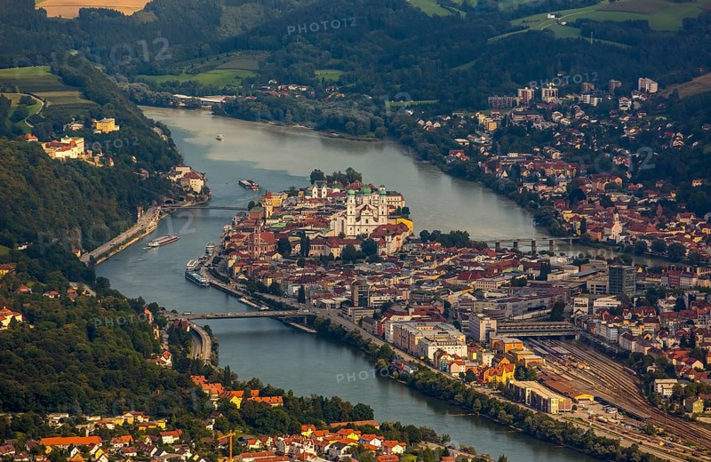 Confluence of the three rivers Danube, Inn and Ilz, Passau, independent university town in the administrative district of Lower Bavaria in Eastern Bavaria, Bavaria, Germany, Europe, aerial photograph, birds-eyes view, aerial photography, aerial photography, aerial photography, overview, bird's eye view