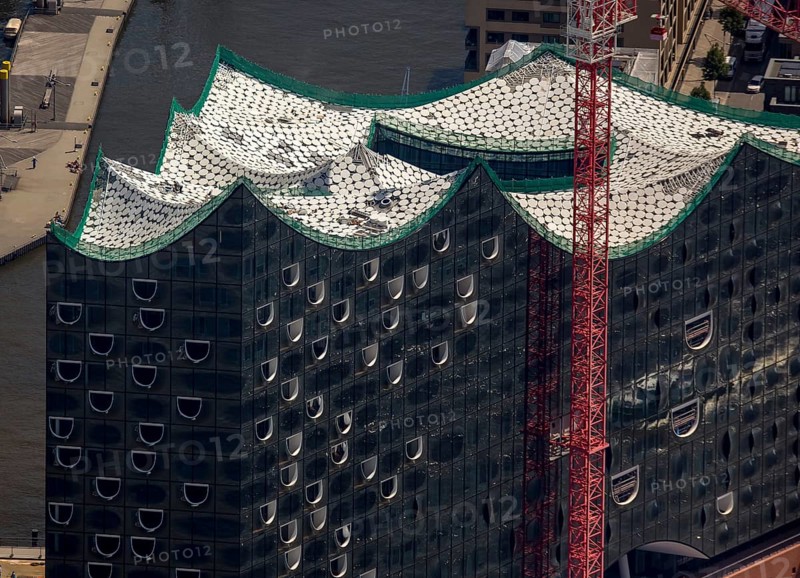 Roof construction of the Elbphilharmony, concert hall in the HafenCity in Hamburg, Elbphilharmonie with Hafencity, Speicherstadt, UNESCO World Heritage Site, Hamburg harbour, Elbe, Hamburg, Free and Hanseatic City of Hamburg, Germany, Europe, aerial view, birds-eyes view, aerial photography, aerial photography, overview, bird's eye view