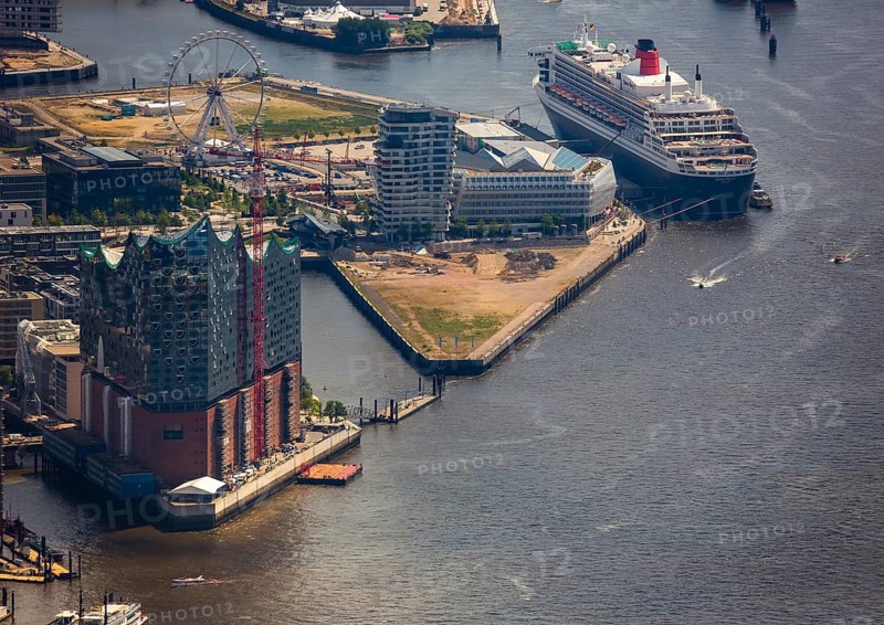 Elbphilharmonie with Hafencity, Speicherstadt, UNESCO World Heritage Site, cruise terminal, Unilever House cruise ship Queen Mary 2, Hamburg harbour, Elbe, Hamburg, Free and Hanseatic City of Hamburg, Germany, Europe, aerial view, birds-eyes view, aerial photography, aerial photography, overview, bird's eye view