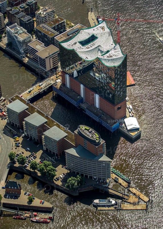 Roof construction of the Elbphilharmony, concert hall in the HafenCity in Hamburg, Elbphilharmonie with Hafencity, Speicherstadt, UNESCO World Heritage Site, Hamburg harbour, Elbe, Hamburg, Free and Hanseatic City of Hamburg, Germany, Europe, aerial view, birds-eyes view, aerial photography, aerial photography, overview, bird's eye view
