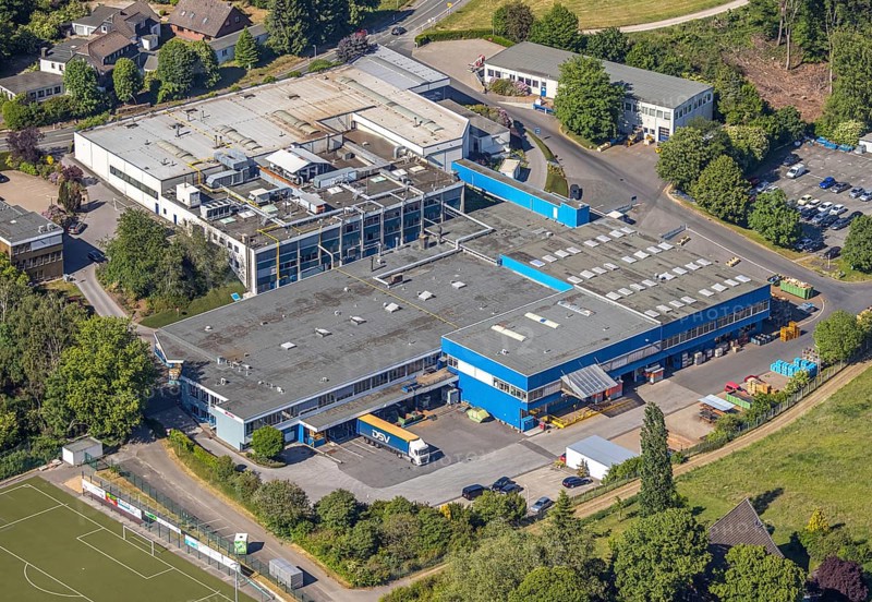 Aerial photo, Gennebreck, Wicke GmbH, Herzkamp, Sprockhövel, Ruhr area, North Rhine-Westphalia, Germany, business-to-business service, DE, Ennepe-Ruhr-Kreis, Europe, commercial enterprises, commercial area, commercial area, commercial location, commercial use, industrial area, industrial location, aerial photograph, aerial photography, aerial photography, overview, bird's-eye view, birds-eyes view, industrial wheels, overview