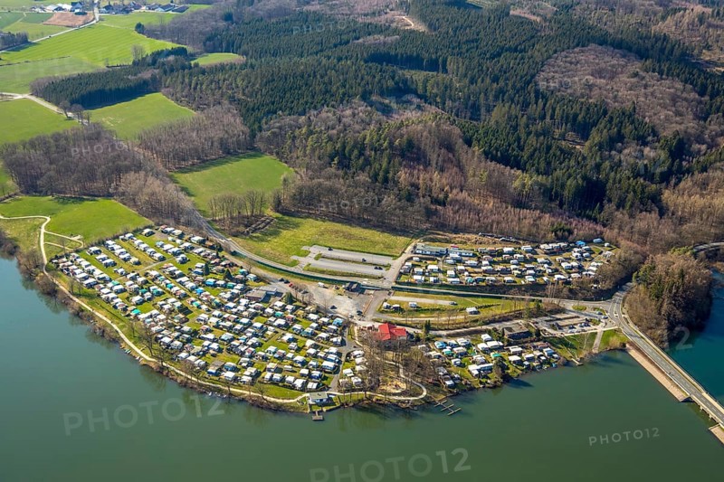 Aerial view, campsite at the dam, Sorpesee dam, Amecke, Sundern, Sauerland, North Rhine-Westphalia, Germany, DE, Europe, aerial view, aerial photography, aerial photography, overview, bird's-eye view, birds-eyes, view, overview, overnight stay, camping, leisure, recreation, holidays, holiday, motorhome site, drinking water, water supply, local recreation, nature, reservoir, dam, water, swimming, boats, shipping, ships