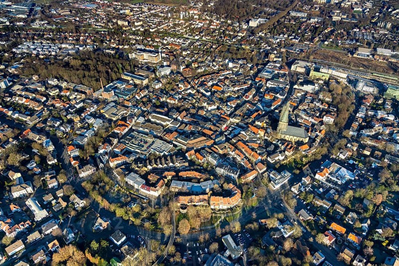 Aerial view, market day in the city centre of Unna, market on the old market, market place, Unna, Ruhr area, North Rhine-Westphalia, Germany, DE, Europe, birds-eyes view, aerial view, aerial photography, aerial photography, overview, bird's eye view