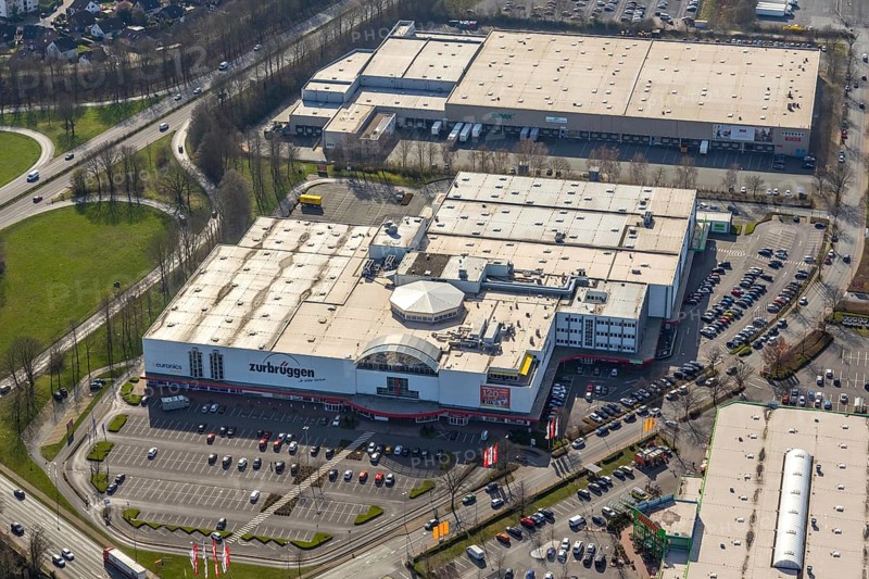 Aerial view, furniture centre with empty parking spaces, Zurbrüggen Wohn-Zentrum Unna, Unna, Ruhr area, North Rhine-Westphalia, Germany, DE, shopping markets, shopping place, shopping centre, Europe, commercial enterprises, commercial area, commercial park, commercial location, commercial use, aerial photograph, aerial photography, aerial photography, furniture store, overview, bird's eye view, birds-eyes view, overview