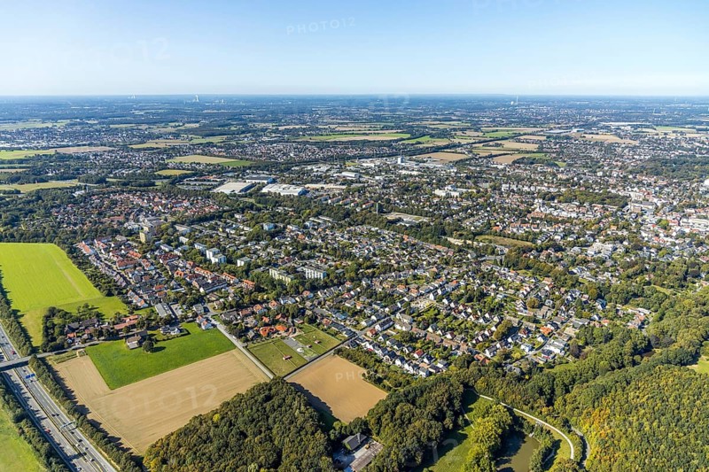 Aerial view, townscape, residential area Hertingerstraße, Unna, Ruhr area, North Rhine-Westphalia, Germany, motorway A44, DE, Europe, distant view, property tax, green trees, real estate, aerial view, aerial photography, aerial photography, townscape, urban area, overview, bird's-eye view, housing estate, living and living, residential area, residential buildings, residential quality, residential quarter, housing estate, birds-eyes view, overview