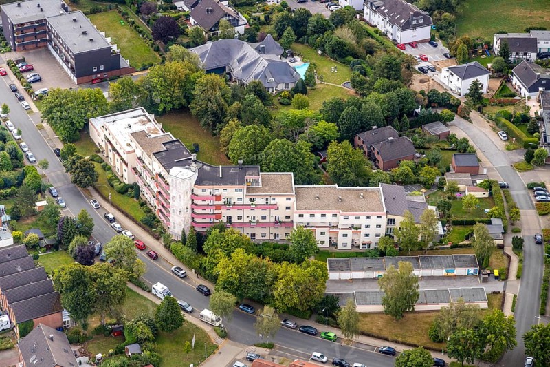 Aerial view, residential area Paracelsusstraße, Losenburg, Velbert, Ruhr area, North Rhine-Westphalia, Germany, DE, Europe, property tax, real estate, aerial view, aerial photography, aerial photography, overview, bird's eye view, residential complex, living and living, residential area, residential buildings, residential quality, residential neighbourhood, housing estate, birds-eyes view, onlyVelbert, overview, Velbert-Mitte