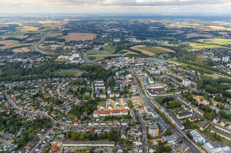 Aerial view, construction site new development area Zur Sonnenblume, Hardenberger Straße, Velbert, Ruhr area, North Rhine-Westphalia, Germany, DE, single-family homes, Europe, property tax, Heiligenhauser Straße, real estate, aerial view, aerial photography, aerial photography, terraced houses, overview, bird's-eye view, residential complex, living and living, residential area, residential buildings, residential park, residential quality, residential neighbourhood, housing estate, birds-eyes view, onlyVelbert, overview, Velbert-Mitte