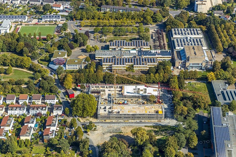 Aerial photograph, new construction, educational campus Unna, construction site Berliner Allee, Unna, Ruhr area, North Rhine-Westphalia, Germany, construction work, construction area, building site, building plots, construction project, construction site, vocational college, education, educational institution, DE, development, Europe, Geschwister-Scholl-Gymnasium Unna, Hellweg sports halls, capacity requirements, teaching institute, aerial view, aerial photography, aerial photography, new building, school, school centre north, sports hall, overview, bird's-eye view, overview