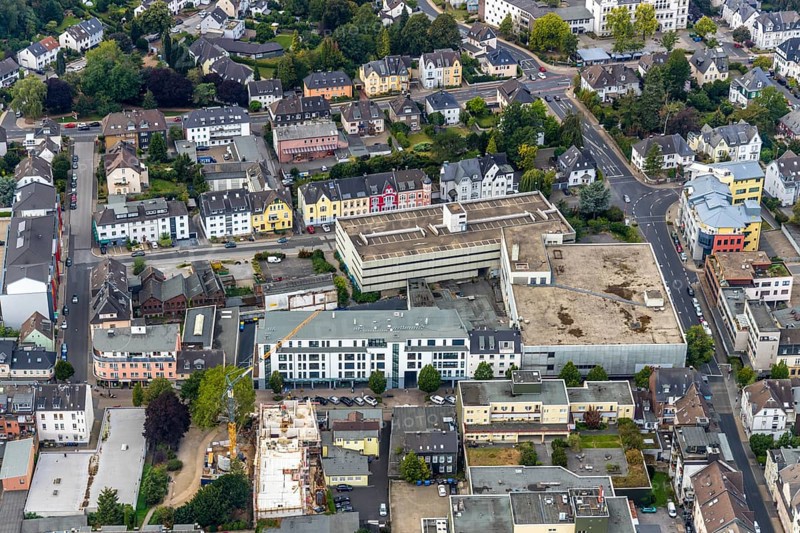 Aerial view, remodelling Friedrichstraße, Hertie ruin, planned demolition, Velbert, Ruhr area, North Rhine-Westphalia, Germany, construction project, DE, Europe, vacancy, aerial view, aerial photography, aerial photography, overview, bird's-eye view, former Hertie department stores', nurVelbert, overview, Velbert-Mitte