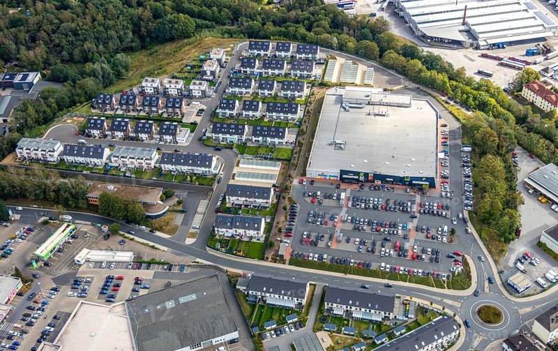 Aerial view, residential area Winkelstraße, shopping centre, upper town, Velbert, Ruhr area, North Rhine-Westphalia, Germany, DE, single-family houses, shopping markets, shopping place, Europe, property tax, real estate, aerial view, aerial photography, aerial photography, local supply centre, terraced houses, shopping centre, supermarket, overview, bird's eye view, residential area, residential buildings, residential quality, residential quarter, housing estate, birds-eyes view, onlyVelbert, overview, Velbert-Mitte