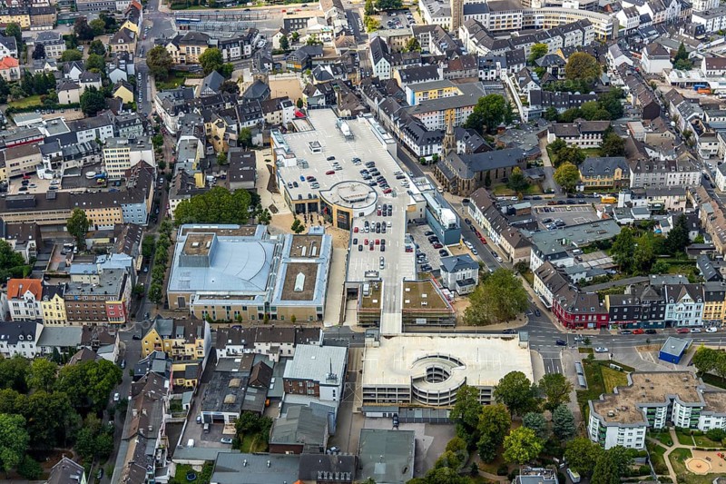 Aerial view, StadtGalerie Velbert, Forum Niederberg, Velbert, Ruhr area, North Rhine-Westphalia, Germany, DE, shopping, shopping markets, shopping square, shopping centre, Europe, culture, art, aerial view, aerial photography, aerial photography, local supply centre, Oststraße, theatre, shopping centre, town hall, theatre, overview, event location, event venue, bird's eye view, bird's eye view, cultural use, onlyVelbert, overview, Velbert-Mitte