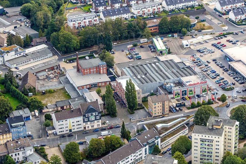 Aerial view, residential area Winkelstraße, shopping centre, upper town, Velbert, Ruhr area, North Rhine-Westphalia, Germany, consulting house, DE, single-family houses, shopping markets, shopping square, Europe, Friedrichstraße, health department of the district of Mettmann, property tax, real estate, aerial photography, aerial photography, aerial photography, Media Markt, local supply centre, terraced houses, shopping centre, supermarket, overview, bird's-eye view, residential complex, living and living, residential area, residential buildings, residential quality, residential quarter, housing estate, birds-eyes view, onlyVelbert, overview, Velbert-Mitte