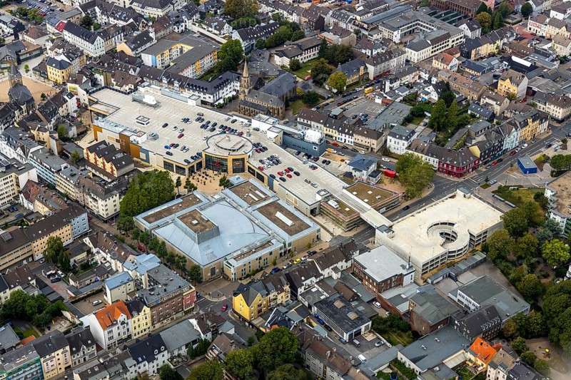 Aerial view, StadtGalerie Velbert, Forum Niederberg, Velbert, Ruhr area, North Rhine-Westphalia, Germany, DE, shopping, shopping markets, shopping square, shopping centre, Europe, culture, art, aerial view, aerial photography, aerial photography, local supply centre, Oststraße, theatre, shopping centre, town hall, theatre, overview, event location, event venue, bird's eye view, bird's eye view, cultural use, onlyVelbert, overview, Velbert-Mitte